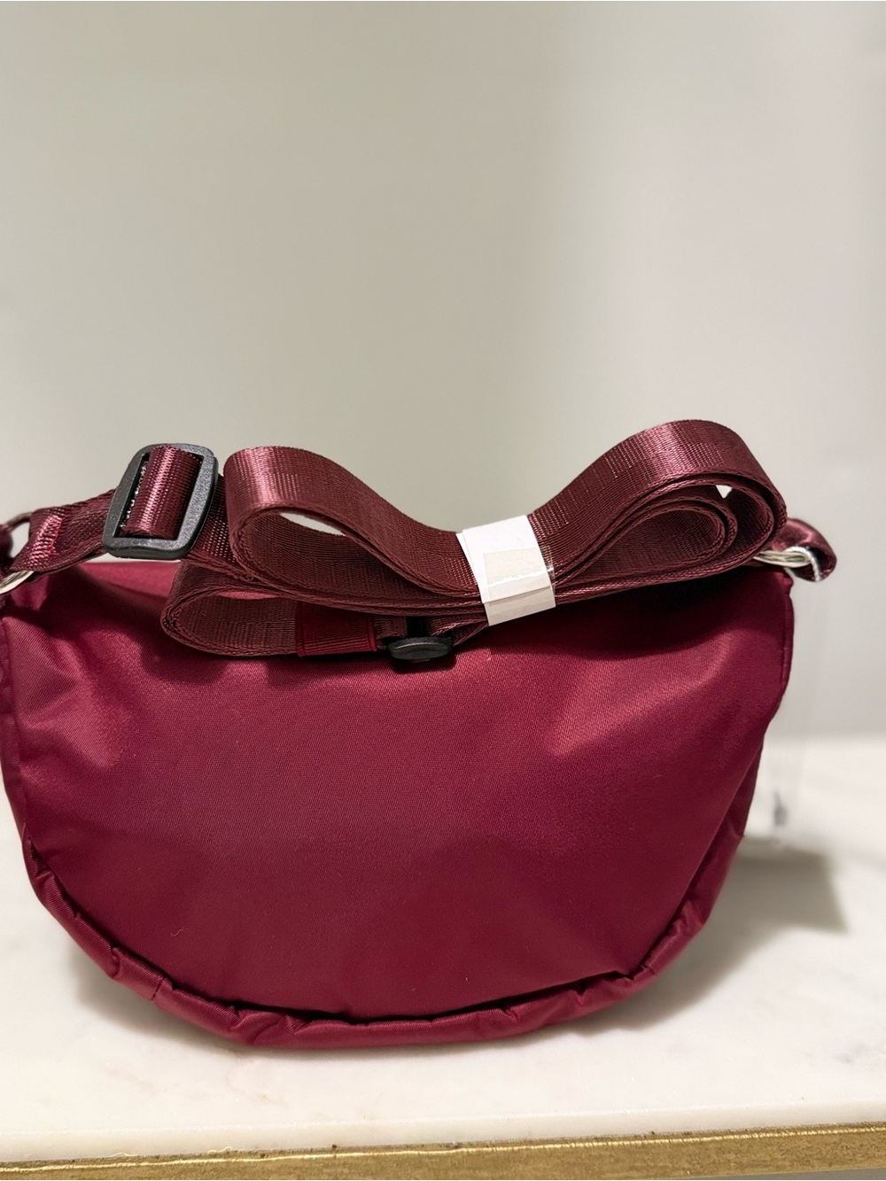 lululemon athletica Women’s Crossbody festival Bag in Burgundy l2 - Picture 6 of 8